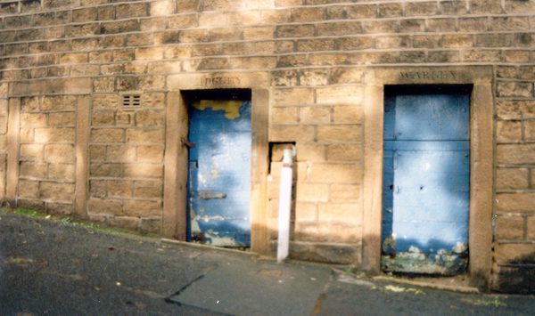 9 Luddenden lockup